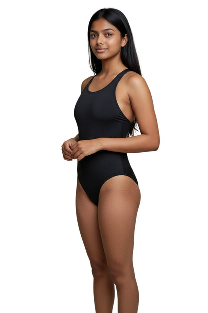 Kiefer Solid MB Back in black, shown on model