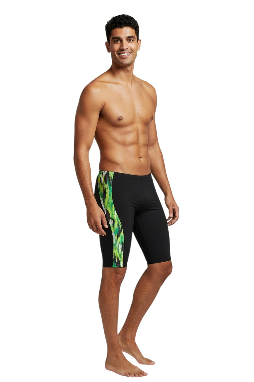 RISE Sandies Shockwave Poly Jammer in black, shown on model