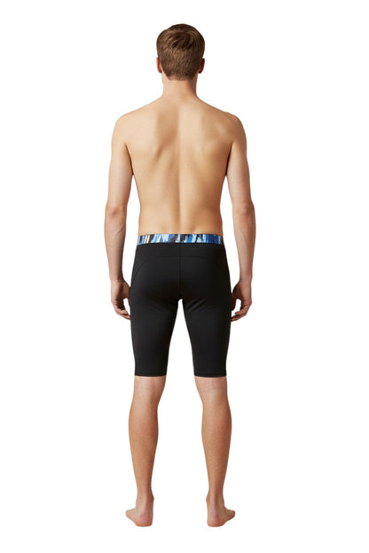 RISE Sandies Shockwave Poly Jammer in black, shown on model